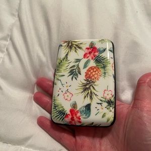 Pineapple RFID card case